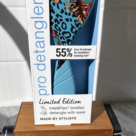 NIB Wet Brush Pro Detangler - Limited Edition Floral Blue - Picture 3 of 7